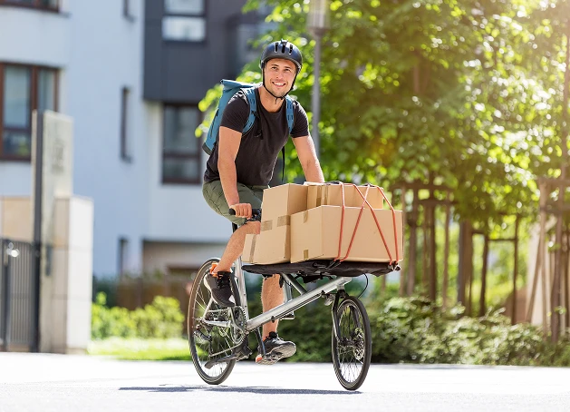 Odda Cargo Bike Delivering Parcels
